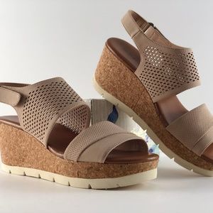 Indigo rd. Ediva Wedge Beige Sandals
